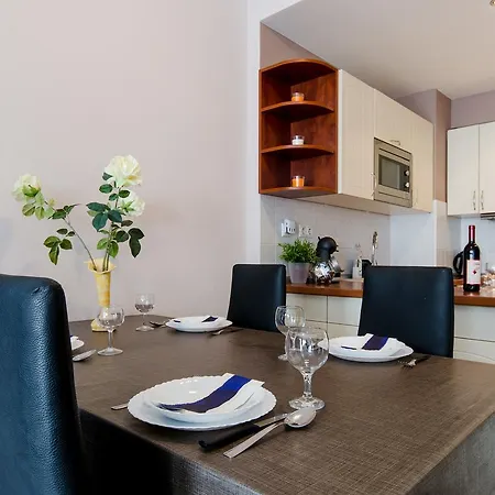 Sweet At The Danube With Wellness Apartment