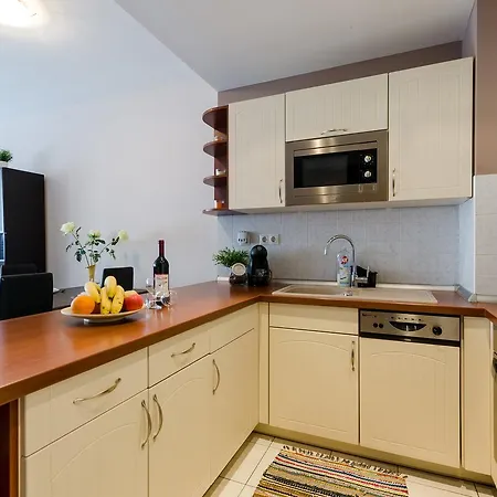 Sweet At The Danube With Wellness Apartment *